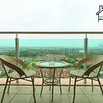 Palazio Bear Brick Balcony High Floor City View By Gdragon Homestay