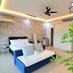 Palazio Bear Brick Balcony High Floor City View By Gdragon Homestay